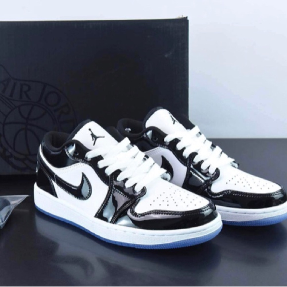 (SOLD) DS Concord Jordan 1s (SZ 7)